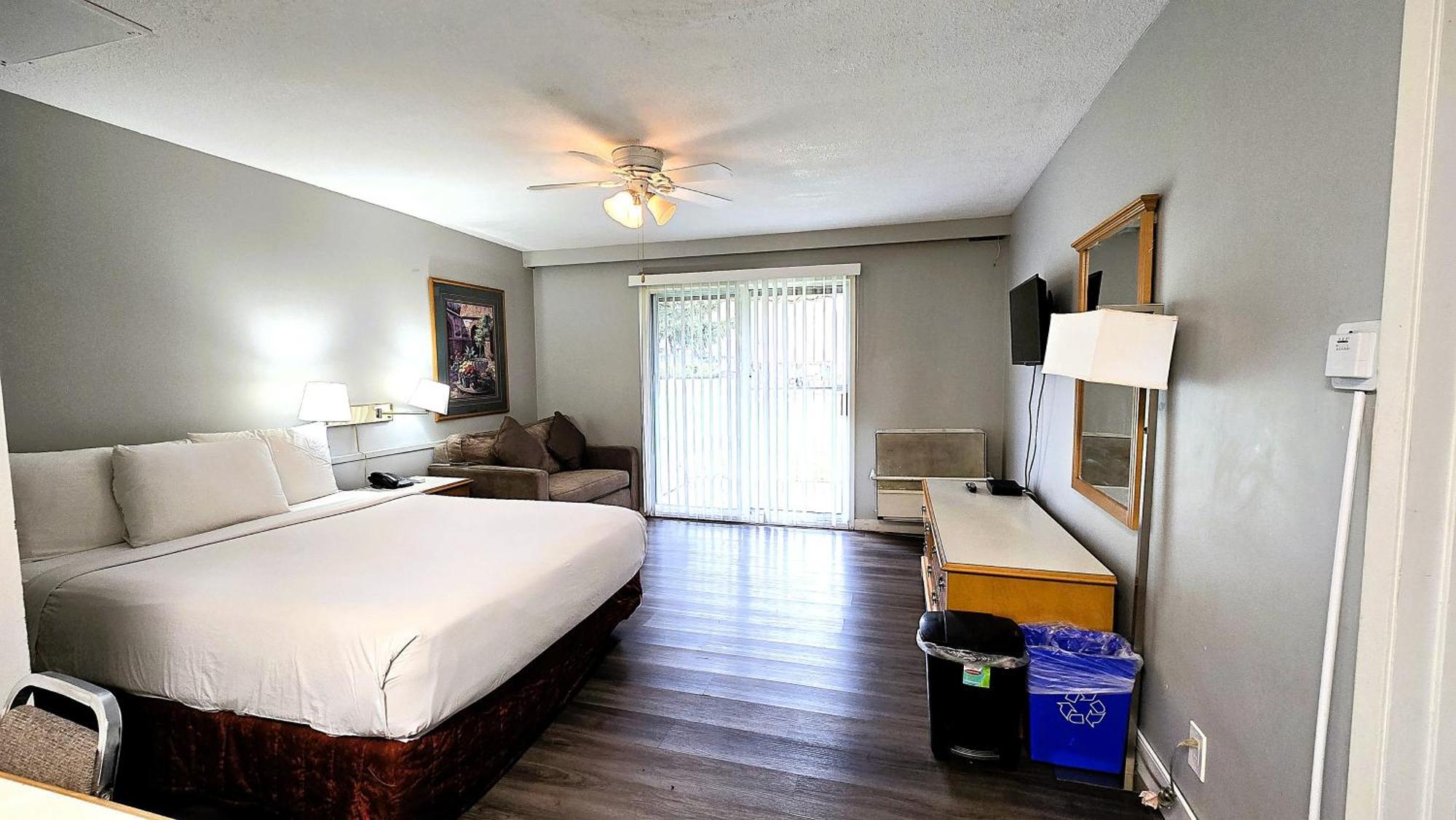 Okanagan Seasons Resort Kelowna Exterior foto